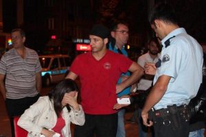 Evlenme teklifini kabul etmeyen eski sevgiliye 3 bı&ccedil;ak darbesi