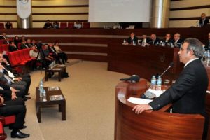 İ&ccedil;ki yasağı Antalya'da turizmi &ouml;ld&uuml;r&uuml;r