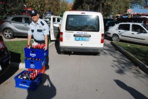 Ruhsatsız tekel bayiine baskın