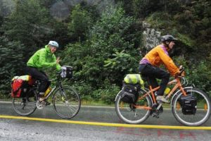 ''Mutluluk ve sevgi i&ccedil;in pedal &ccedil;eviriyoruz''