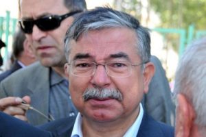 Bakan Yılmaz'ın g&ouml;zyaşları