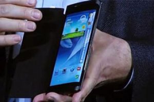 Samsung'dan kıvrık ekranlı telefon