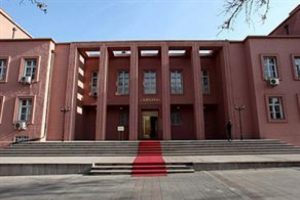&Uuml;nl&uuml;lerin g&ouml;z&uuml; bu kararda