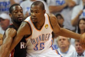 Durant ve Wade Twitter'da kapıştı!