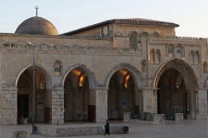 İsrail yine Mescid-i Aksa'yı bastı