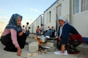 Vanlı depremzedelerin a&ccedil;lık grevi s&uuml;r&uuml;yor