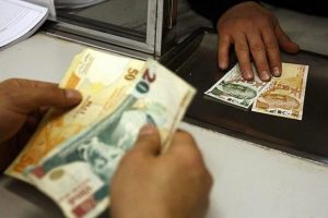 "Kapıyı &ccedil;alan herkese para veriyoruz"