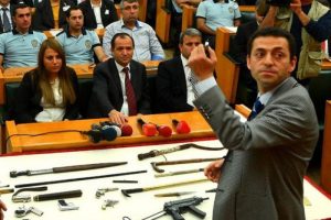 Zehirli ok atan kırba&ccedil;