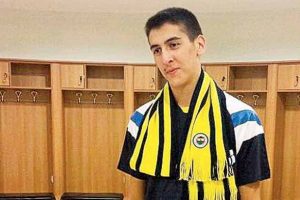 &Ccedil;ocuk başına ş&ouml;hrete y&uuml;r&uuml;d&uuml;