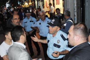 Sokak m&uuml;zisyenlerine '&ccedil;evreyi rahatsızlık şikayeti'