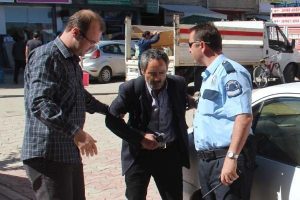 Parkta i&ccedil;ki i&ccedil;ip &ccedil;evreyi rahatsız edene g&ouml;zaltı