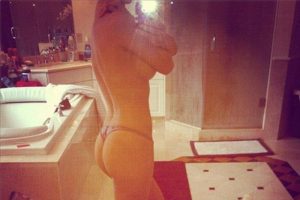 G&uuml;zel modelin aşırılıkları bitmiyor