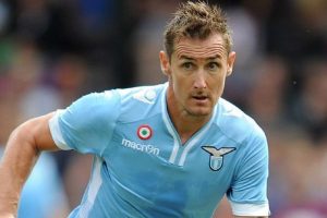Klose iki hafta yok