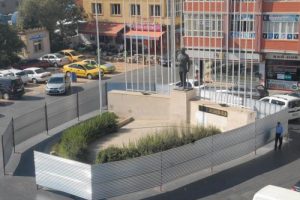 Atat&uuml;rk heykeline yeni kaide