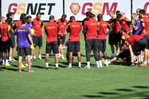 Galatasaray'da yaprak d&ouml;k&uuml;m&uuml; s&uuml;r&uuml;yor!