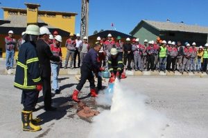 &Ccedil;imento fabrikasında yangın tatbikatı