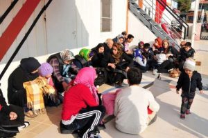 &Ccedil;anakkale'de m&uuml;lteci operasyonu
