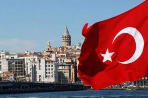 ''T&uuml;rkiye arafta kaldı''