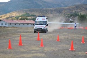 Ambulansa yol ver, tebrik kapına gelsin