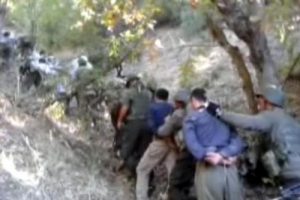 "Askere taş atarak direndiler"