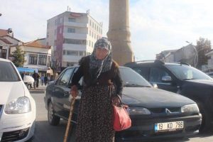 Bu k&ouml;yde 3 yıldır elektrikler kesik