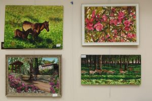 Nil&uuml;fer Ana Sanat Grubu ilk sergisini a&ccedil;tı
