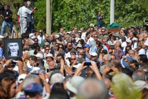 Tuncel Kurtiz'e sevgi seli