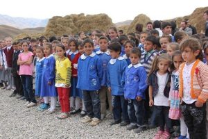 K&ouml;y &ccedil;ocuklarının yoklukta okuma azimleri