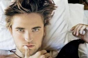 Robert Pattinson aşık