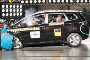 Kia Carens 5 yıldızı aldı