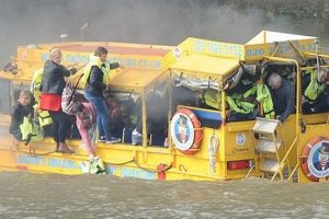 Tur teknesi bir anda alev aldı