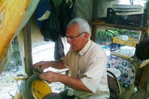 Bı&ccedil;ak bileyicilerinin kurban bayramı mesaisi