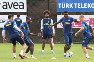Fenerbah&ccedil;e derbi hazırlıklarına başladı