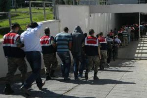 R&uuml;şvet operasyonunda askerler de var