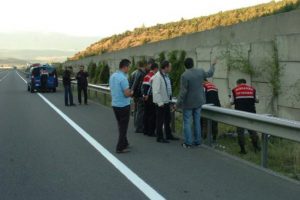 &Ouml;nce &ccedil;arptı sonra kamyonetini tamire g&ouml;t&uuml;rd&uuml;