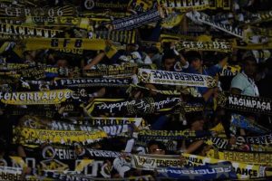 Fenerbah&ccedil;eli taraftarlar mahkemeye sevk edildi
