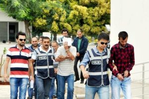 Dolandırmak i&ccedil;in yapmadığı rol kalmamış
