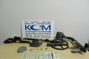 Ka&ccedil;ak kazı yaparken yakalandılar