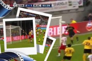 Koruduğu kaleye &ouml;yle bir gol attı ki