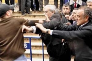 Bu yumruğun cezası...