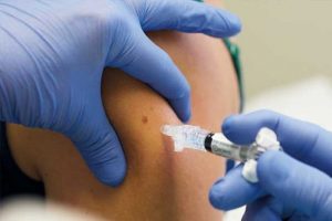 Havalar soğuyor, kimler grip aşısı yaptırmalı?