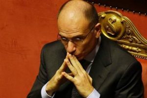 Berlusconi'ye savaş ilan etti