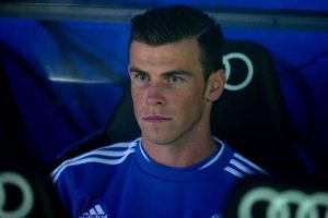 Gareth Bale'in şanssızlığı s&uuml;r&uuml;yor