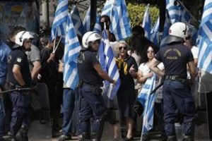 Altın Şafak Partisi'nin &uuml;&ccedil; milletvekili serbest bırakıldı