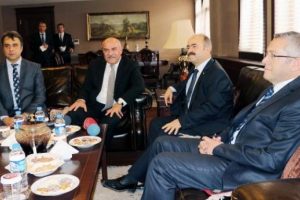 "10 yıl &ouml;nce s&ouml;ylense b&uuml;y&uuml;k olaylar olurdu"