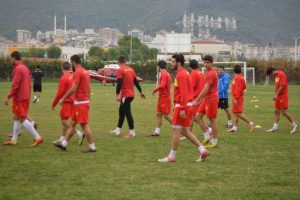 Antrenman sırasında sahaya indi