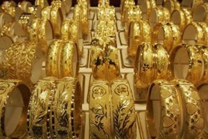 Altın y&uuml;kselişte dolar 2 TL'nin altında