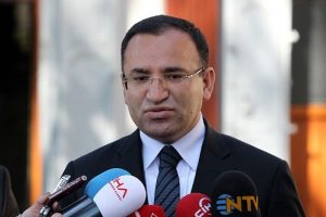 Bakanların adaylık i&ccedil;in istifası zorunlu değil