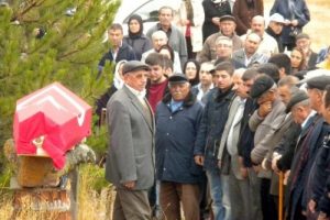 İntihar eden polis toprağa verildi