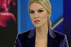 Pelin &Ccedil;ift hangi programı sunacak?